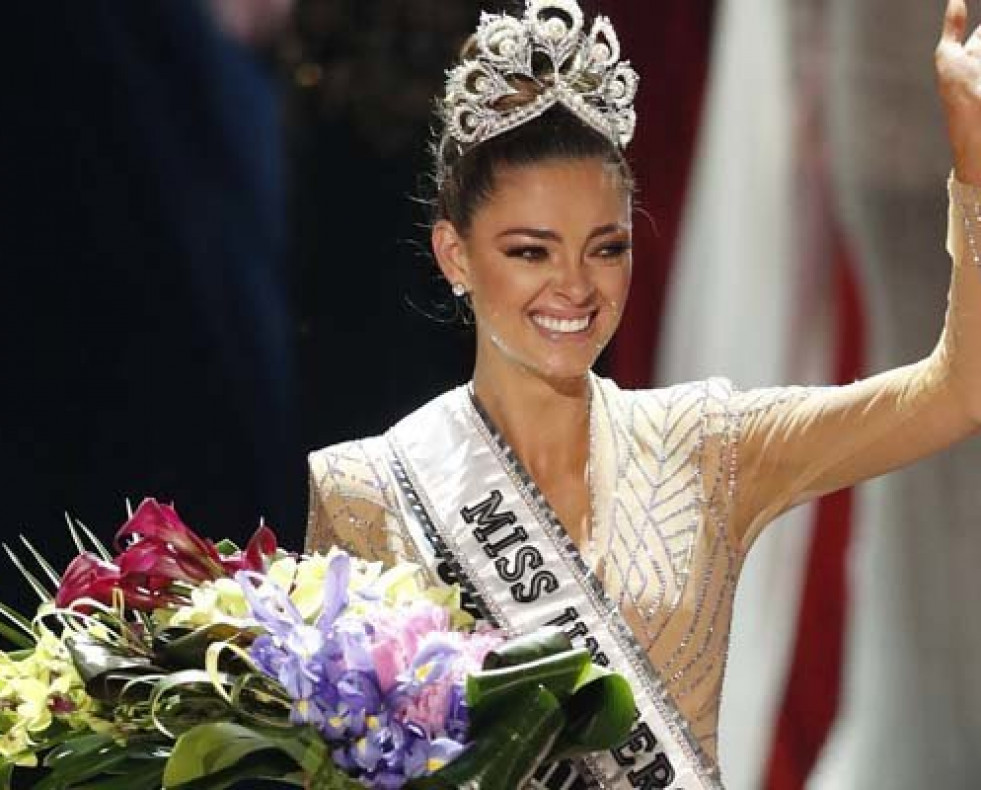 La sudafricana Demi-Leigh Nel-Peters se corona reina mundial de la belleza