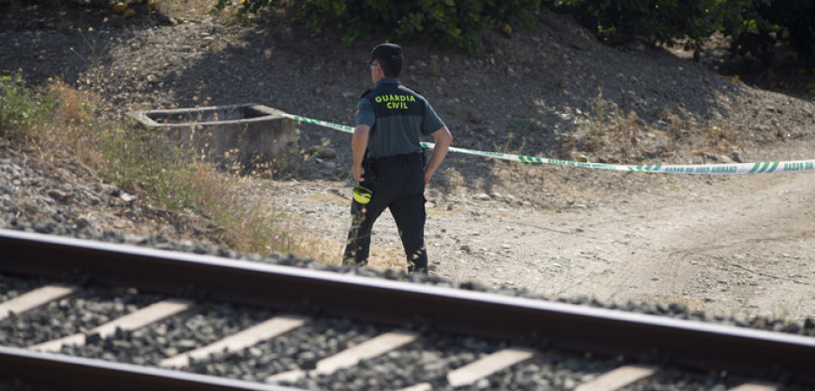 Hallan muerta en una vía del tren a una niña de tres años desaparecida