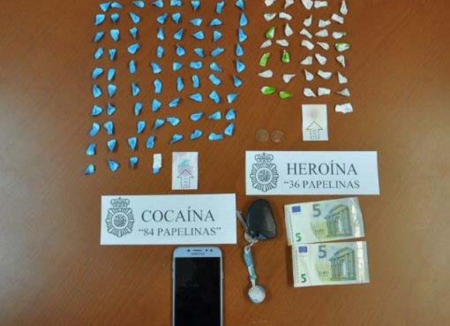 La Policía Nacional incautó 120 dosis de cocaína y heroína al joven al que atribuye venta de drogas cerca de centros educativos