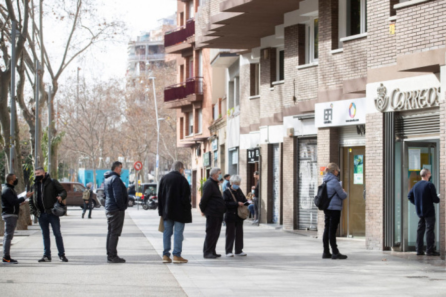 El voto por correo se dispara en Cataluña hasta las 280.000 peticiones en vísperas del 14-F