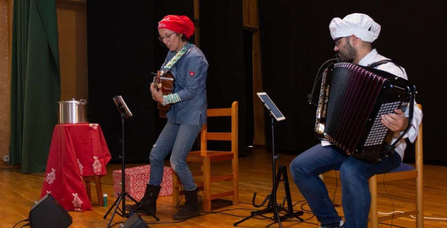 Diego Maceiras e Gloria Mosquera actúan no Día das Bibliotecas de San Sadurniño