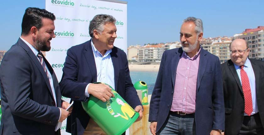 Sanxenxo lidera la tasa de reciclaje de vidrio de Galicia y triplica la de Pontevedra