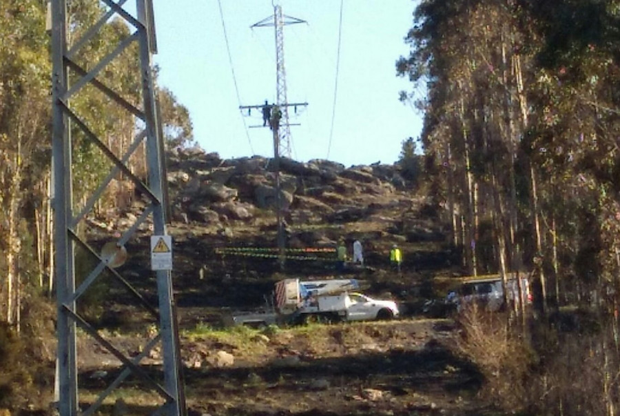 La Policía Autonómica atribuye a una avería eléctrica el incendio que afectó a Rianxo, a falta del informe que realice el Seprona