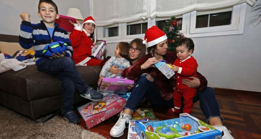 Los regalos de Papá Noel y las atracciones del Fexturrón marcan el día de Navidad en las comarcas de Arousa