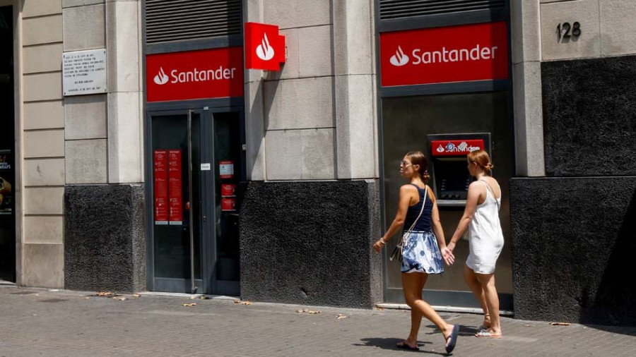 La gran banca recorta más de 5.700 empleos antes de las salidas previstas por los ERE