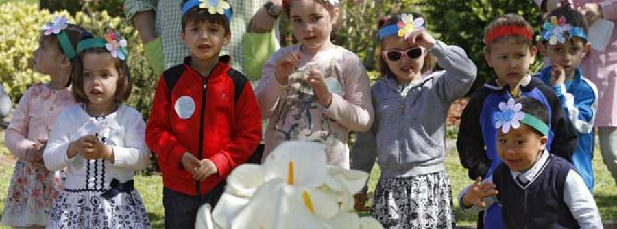 Los escolares de Ribadumia celebran la Festa do Maio
