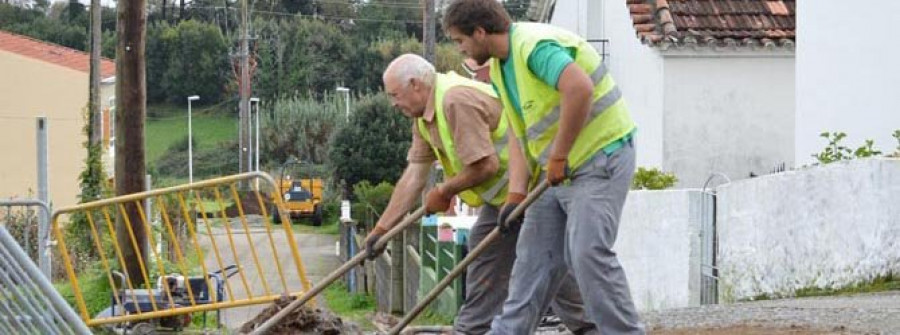 RIVEIRA-Viaqua sustituirá la tubería del agua y el Concello repondrá el pavimento en Martín