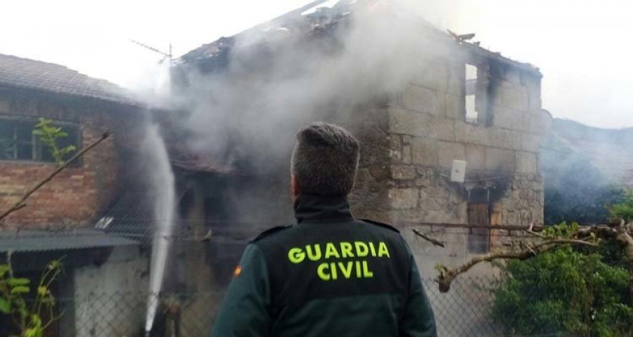 Un hombre de 80 años muere atrapado en el incendio de su casa