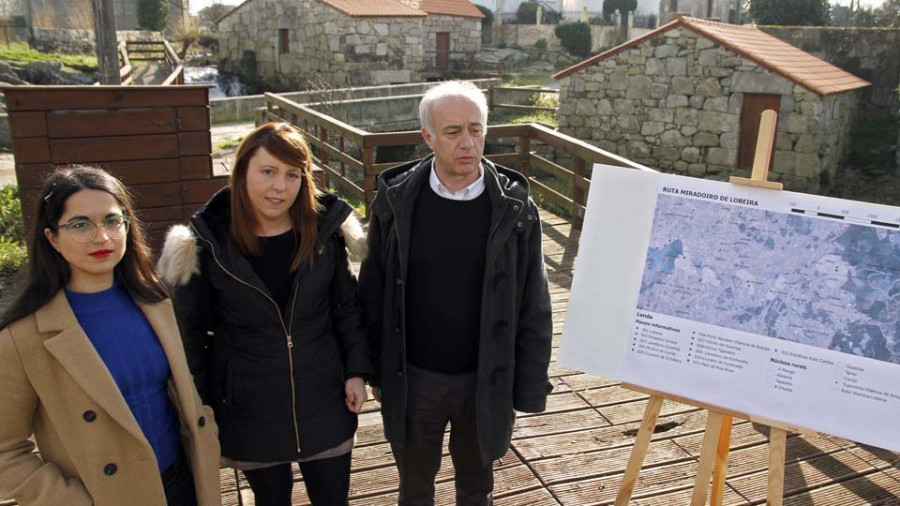 Vilanova inicia una ruta que enlazará el centro y los molinos de Currás con el alto del monte Lobeira