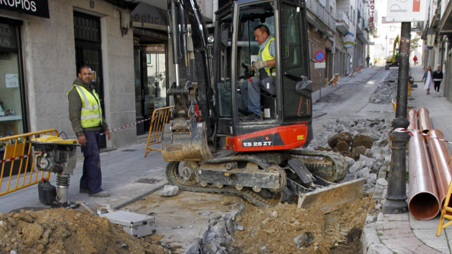 Arranca la transformación de la calle Pontevedra, con nuevas aceras, vial y servicios