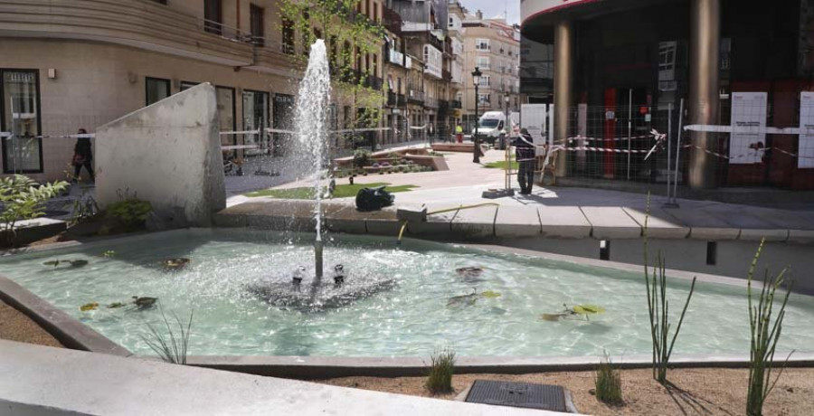 El Concello relata la historia de la Praza de Galicia con  una exposición al aire libre
