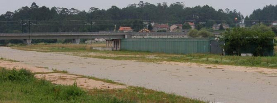 El precinto del aeródromo de Godos se aplaza más de un mes, hasta el 29 de julio