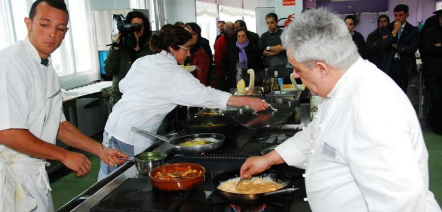 Los hosteleros buscan más de un centenar de cocineros y auxiliares para el verano