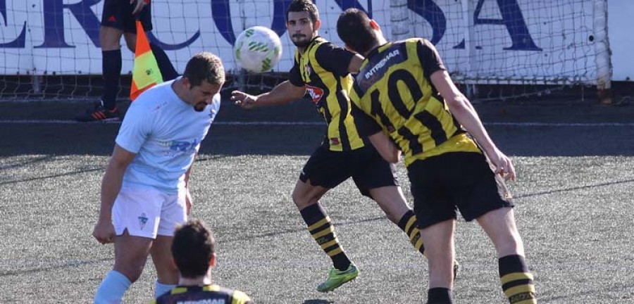 Un gran Villalonga acaba con la racha del líder Bouzas en casa al conseguir un punto de oro