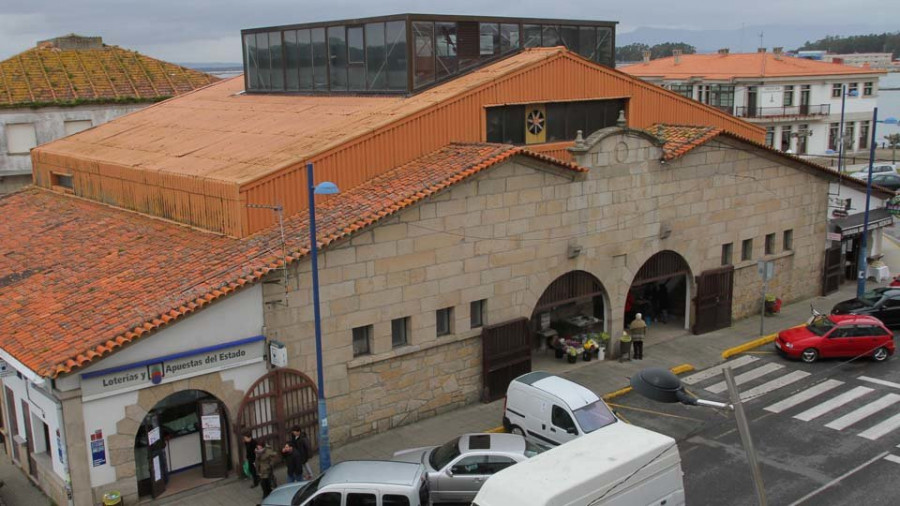 El BNG de Cambados plantea reformar la actual plaza de abastos ante los continuos retrasos en el proyecto