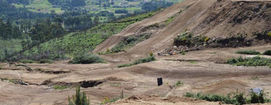 La directiva del Motoclub Riveira School reforma por completo su circuito para usarlo todo el año