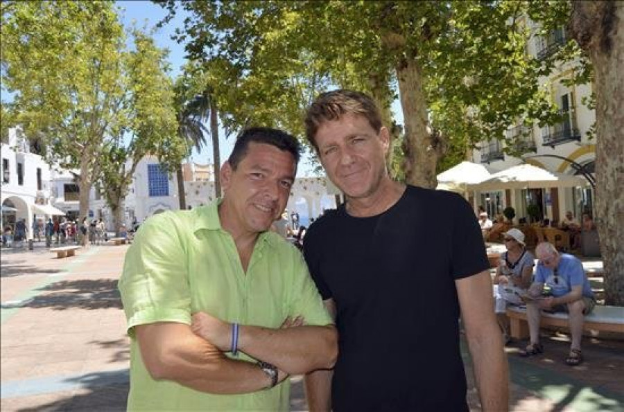 Javi y Tito se reencuentra en Nerja el día que se repone "Verano azul"