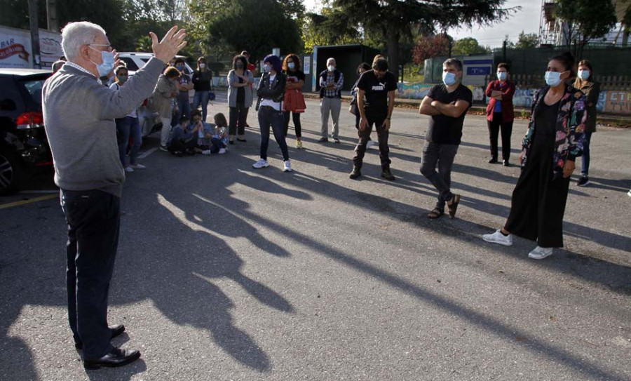 Los padres del Alobre, en pie de guerra contra las clases semipresenciales