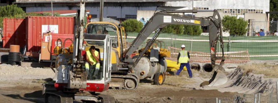 Longa se reúne hoy con los técnicos de los trabajos  de canalización del regato de la playa de A Concha