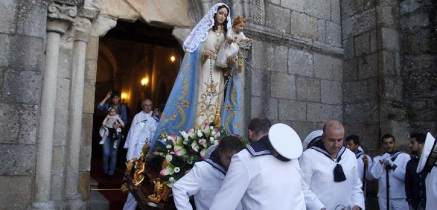 Los vilaxoaneses honran 
a la Virxe do Rosario