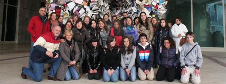SANXENXO-Los alumnos del Centro de Arte se van de visita cultural hasta A Coruña