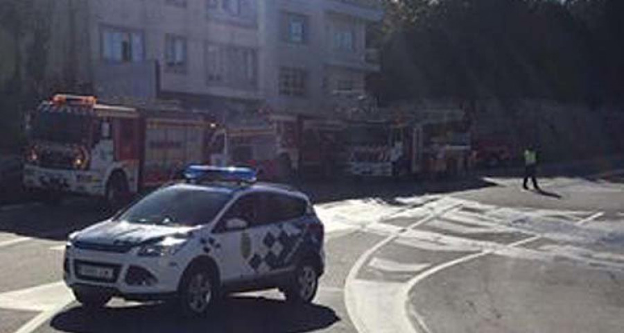 Un incendio afecta a una casa de dos plantas en Taragoña y calcina una parte del tejado