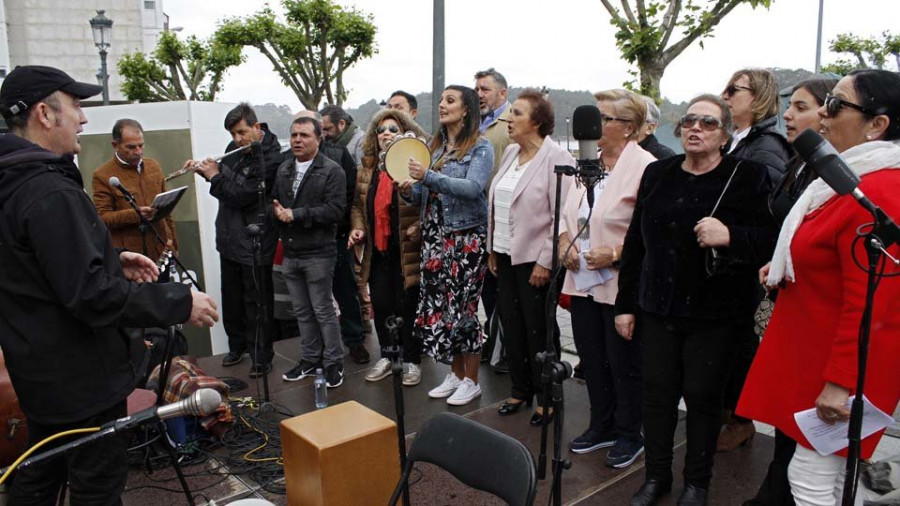 A choiva non desluce o culto ás letras e a música que mirou ao mar en Carril