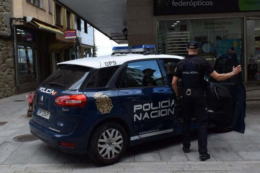 Detenido un joven acusado de un delito de tráfico de drogas en zonas de ocio de Ribeira