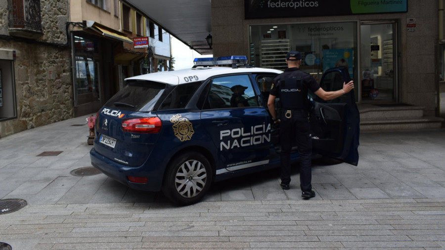 Un altercado entre toxicómanos en Rúa Linares Rivas generó en el comercio una gran preocupación