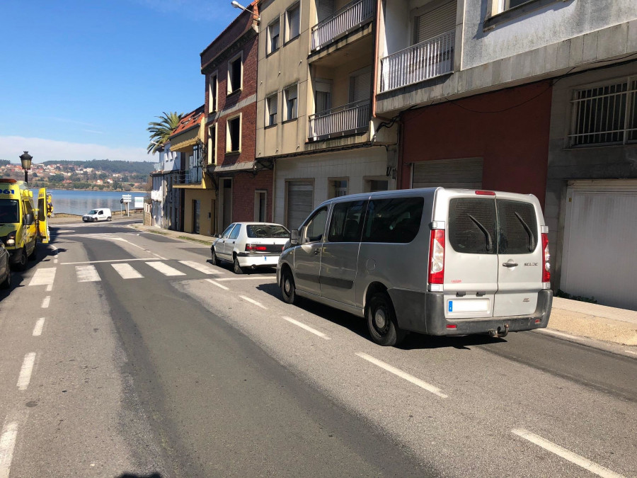 Un boirense con pérdida total de puntos del carnet se vio implicado en un accidente en Rianxo