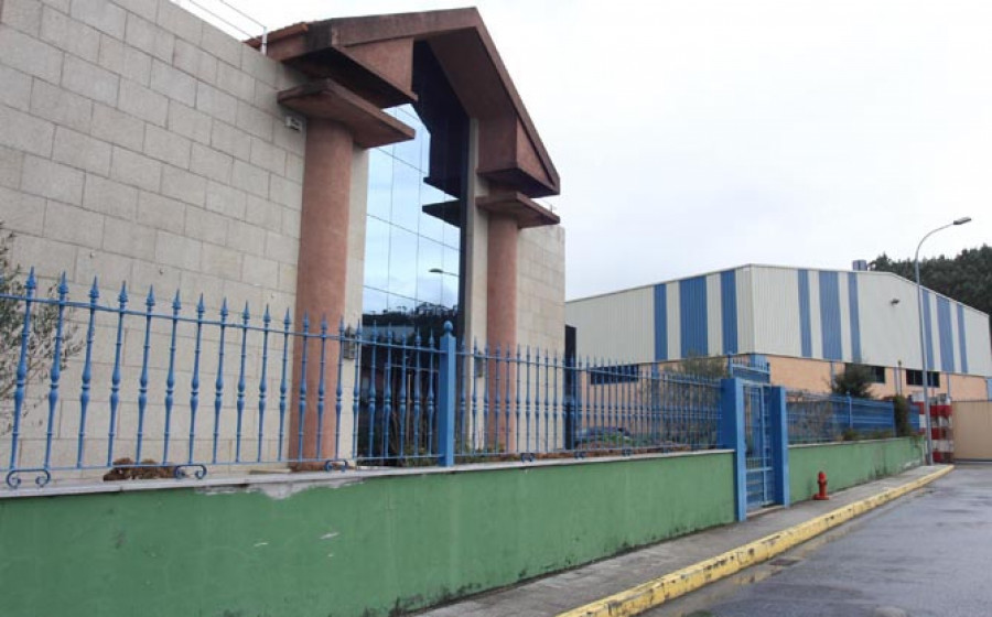 Los Tedax registran una nave del polígono alertados por la colocación de una bomba