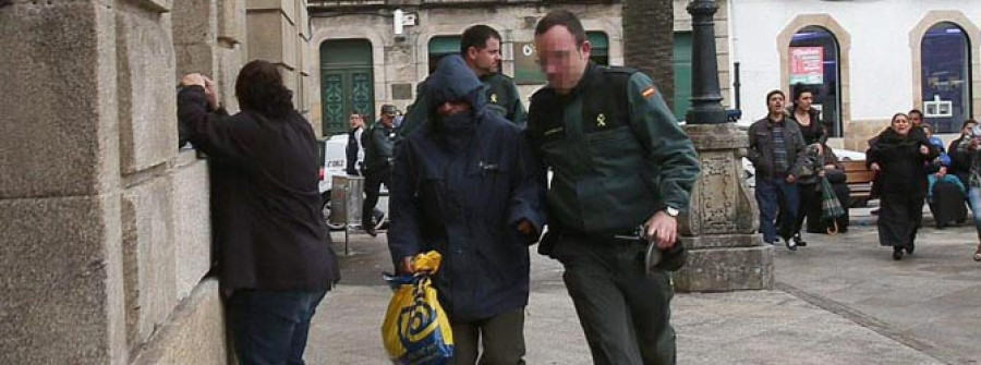 Un brigada del cuartel de Boiro, acusado de amenazas al Rey de los Gitanos, queda libre