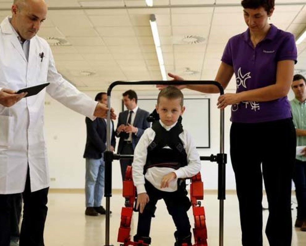 Un exoesqueleto para niños con atrofias musculares