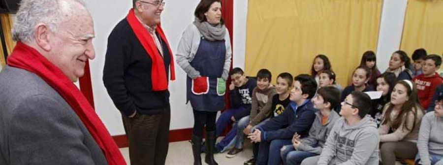Alonso Montero desvela los entresijos de las letras gallegas en el CEIP O Piñeiriño