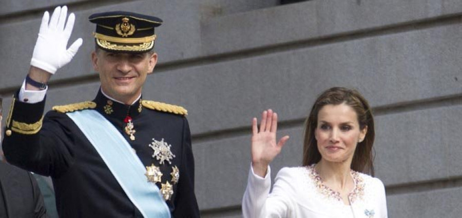 El Gobierno en pleno y parlamentarios asisten a la proclamación de Felipe VI