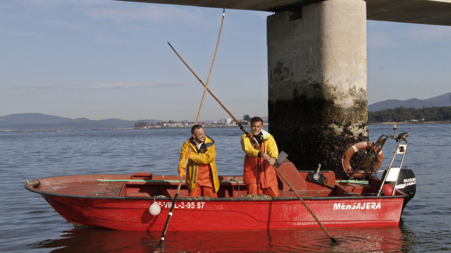 Rañeiros decide suspender la actividad en los bancos de libre marisqueo en Arousa