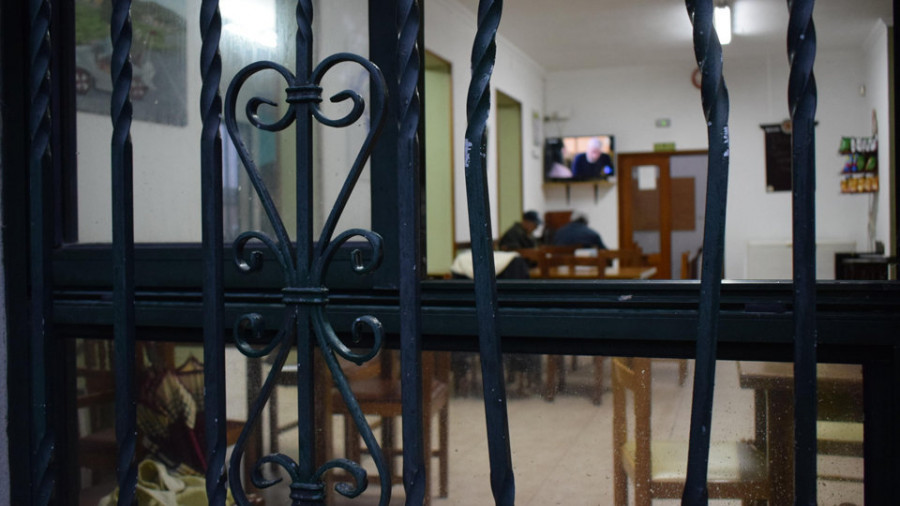 El bar de la casa de cultura de Olveira sufre el decimoctavo robo en los últimos ocho años