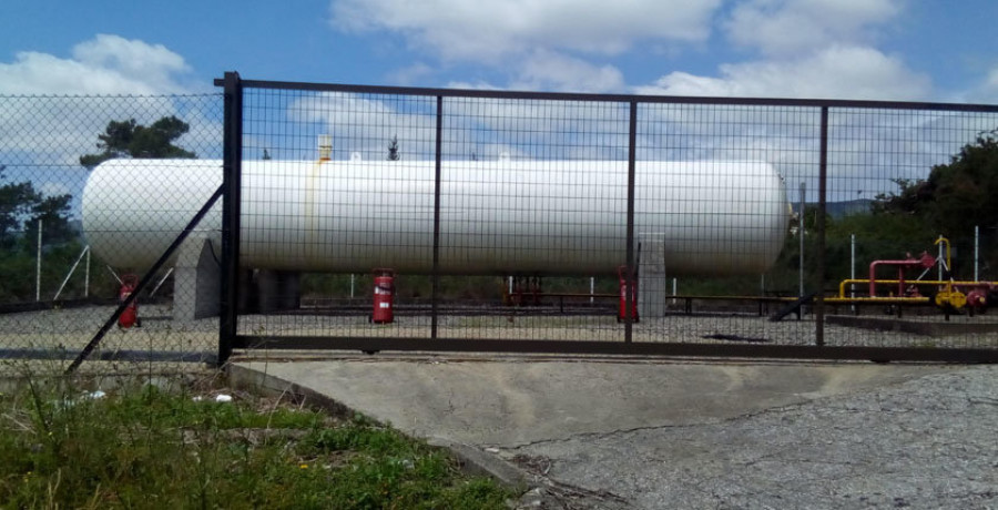 Afectados por la planta de gas en
Boiro reciben el apoyo de otros perjudicados en el resto de Galicia