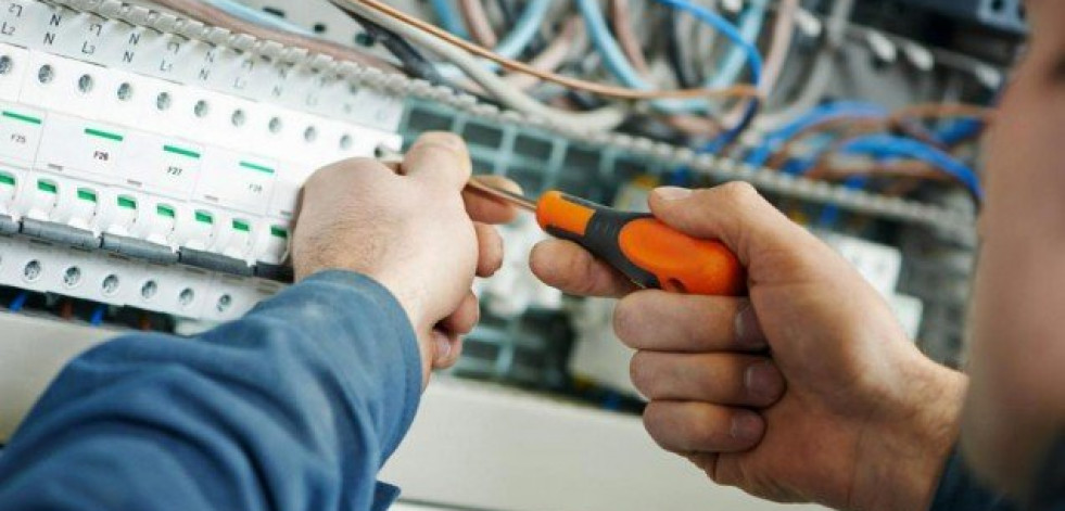 ¿Qué hacen los electricistas para saber donde hay un cortocircuito?
