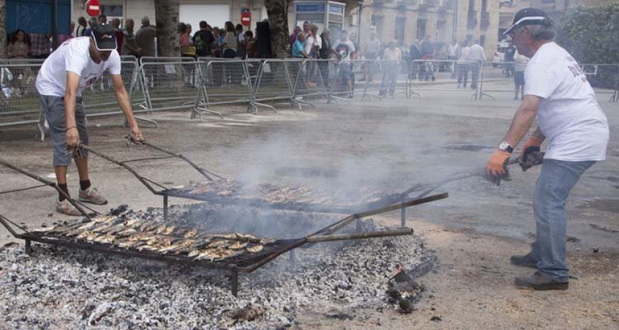 Cambados celebró sardinada con Santa Margarita y Vilanova sirve su Cerveza Artesana