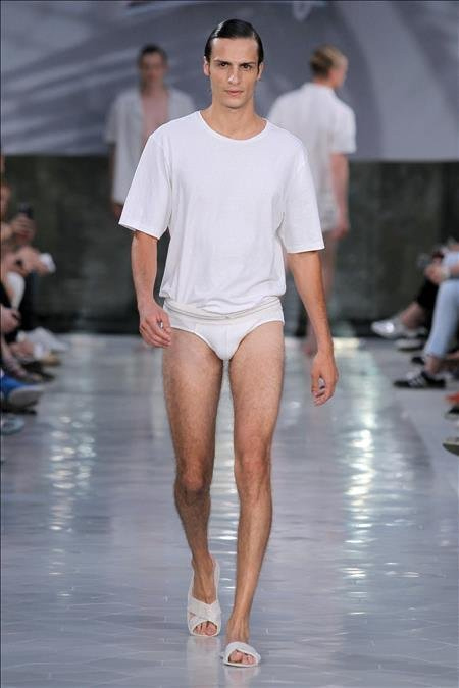 Boxer y slips de lino, una oda a la intimidad en la pasarela masculina MFSHOW