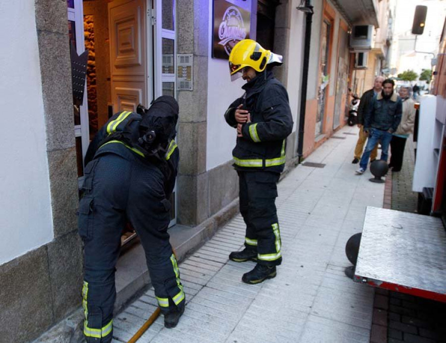 Los Bomberos reclaman a la Diputación que cese la relación laboral con la concesionaria Matinsa