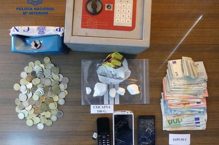 Piden 5 años de cárcel para cada uno de los tres jóvenes detenidos por tráfico de drogas en Ribeira