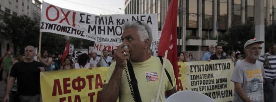 El rescate a Grecia no despeja las dudas sobre la crisis del país y del euro