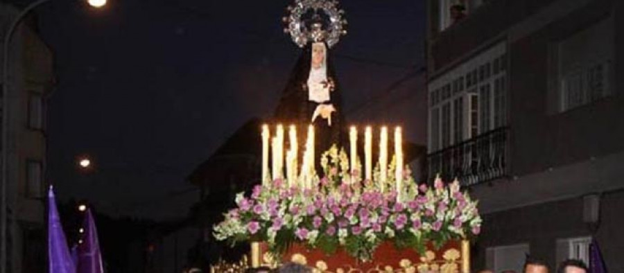 O GROVE-La Virgen de los Dolores vuelve a lucir su corona en la procesión