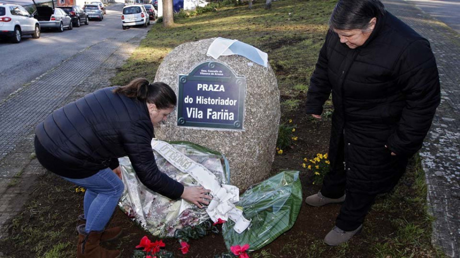 Vilanova dedica de manera póstuma una plaza, un monolito y una placa a su cronista oficial