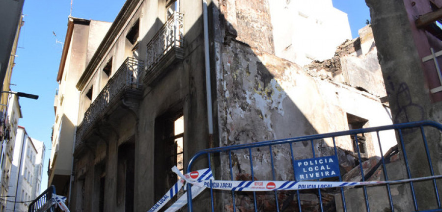 El Concello le requerirá a la dueña de la casa okupa incendiada que afiance su seguridad estructural