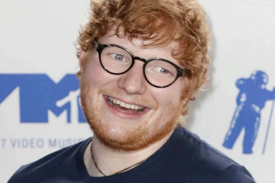 Ed Sheeran anuncia que se ha “comprometido” con su novia
