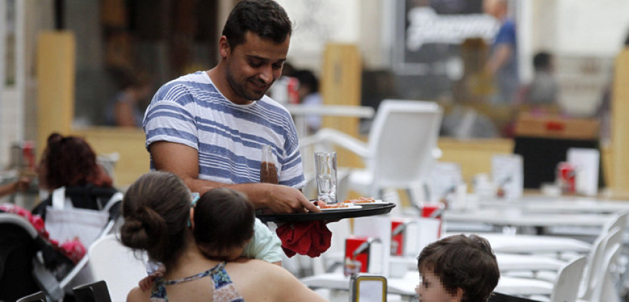 Todas las terrazas de Vilagarcía llevan más de cinco años sin autorización oficial