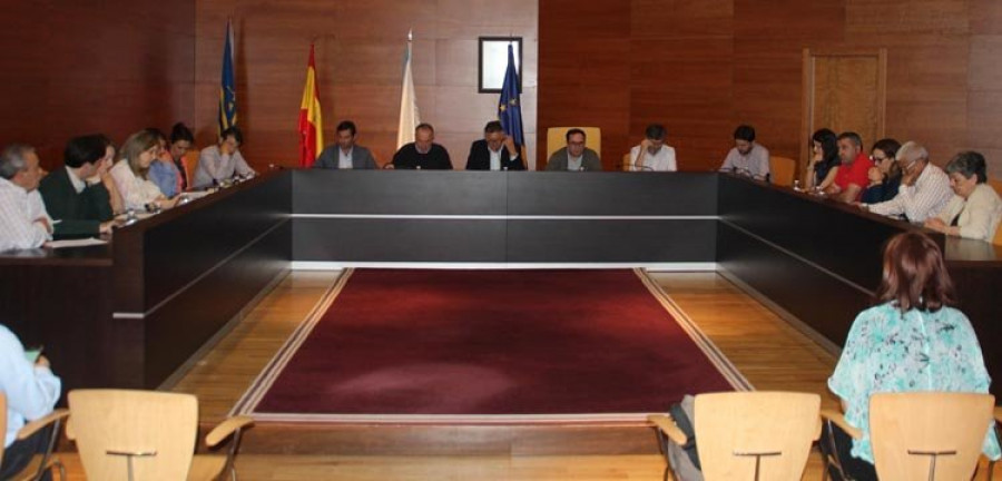 El Pleno da luz verde al gobierno de Sanxenxo con Telmo Martín al frente
